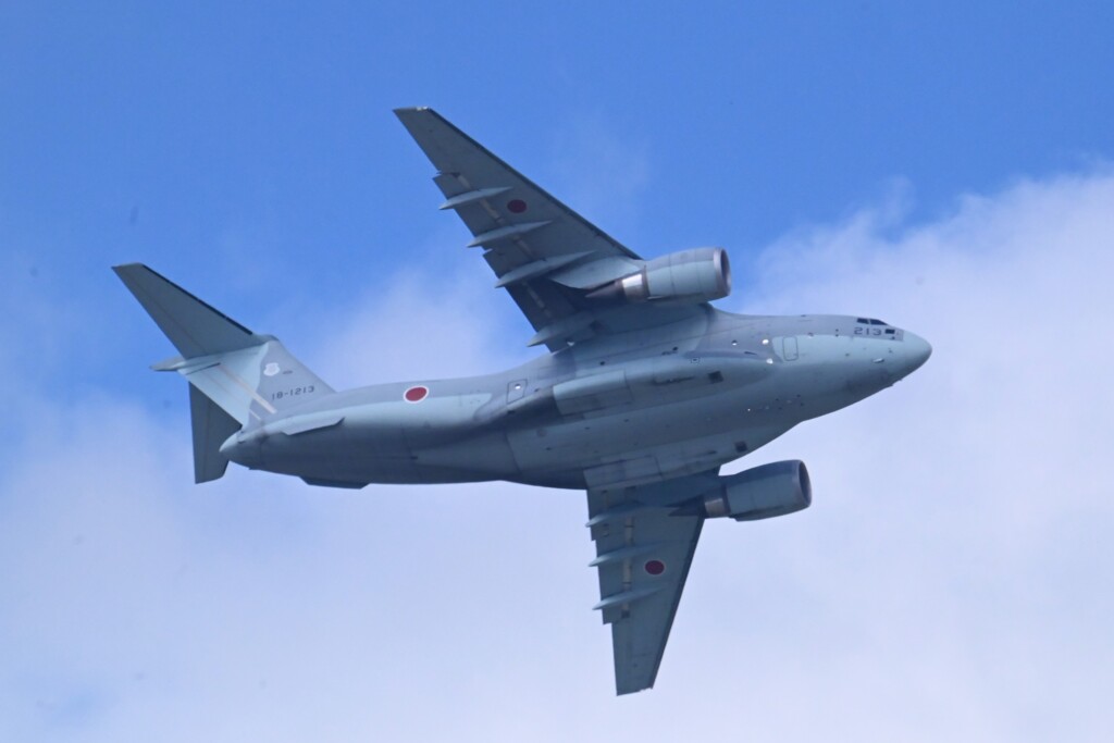 菜園・自衛隊機（C-2輸送機）