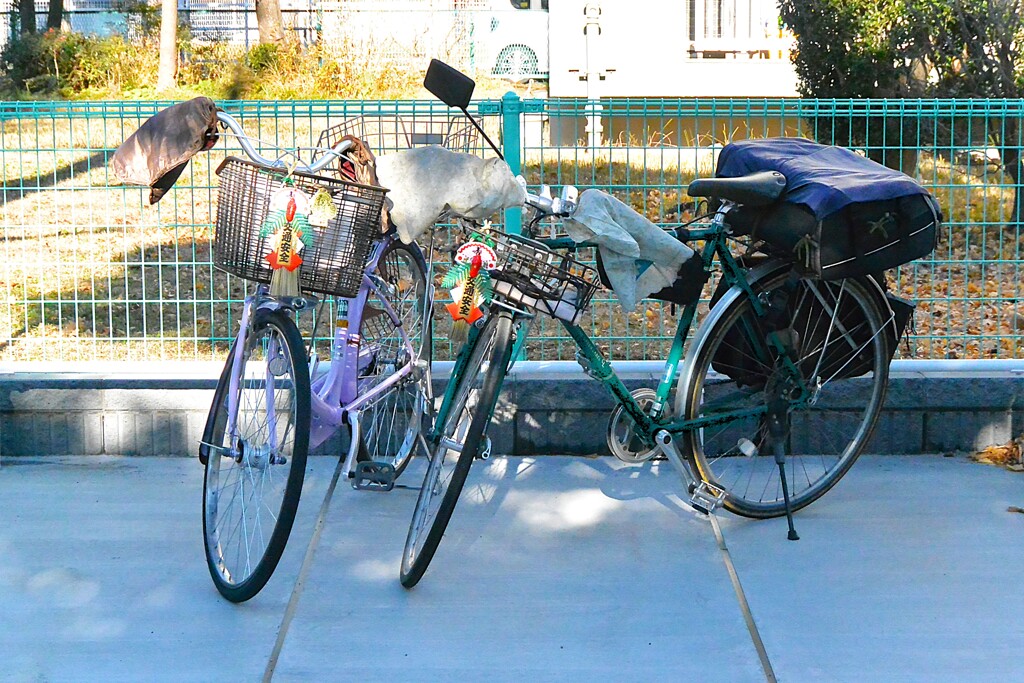 お正月・自転車も交通安全飾り