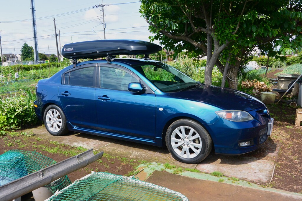 菜園の駐車場で・・（愛車）