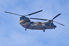 K川上空・自衛隊ヘリコプターCH-1チヌーク
