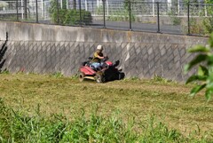 K川・土手の草刈り作業