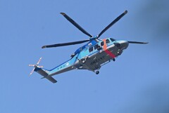 都内公園上空・警視庁ヘリ「おおとり」