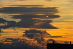 我が家のベランダより・10月7日の夕焼け富士の傘雲