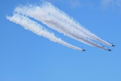 菜園・入間航空祭ブルーインパルスの展示飛行 (スモークon)