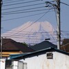 用水路・まだ真っ白の富士山