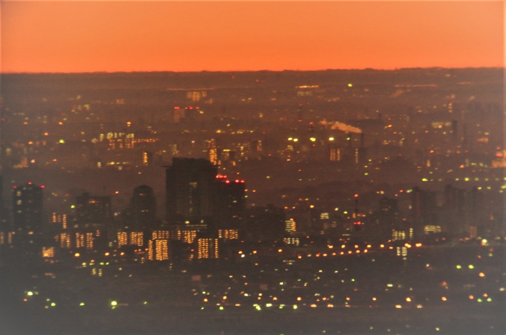 夜明け前の街をデジスコ撮影