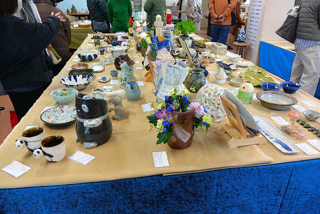 陶芸作品展・ (生徒作品展示台)