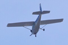 都内S川上空・Cessna 172M 