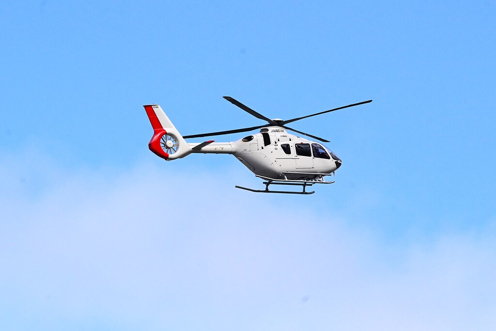 K川上空・ドクターヘリモドキ（AIRBUS　JA85IH）