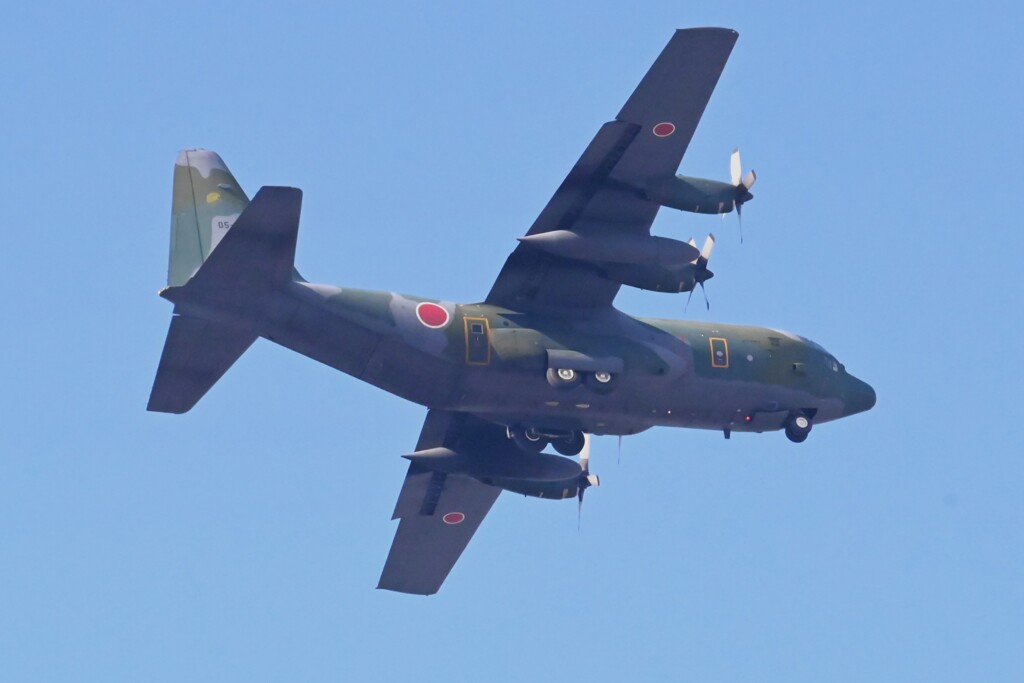 K川上空・C-130ハーキュリーズ