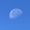 下弦の月（9月16日朝8時半）