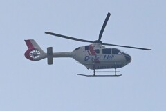 用水路上空・久々、定刻通勤飛行のドクターヘリ