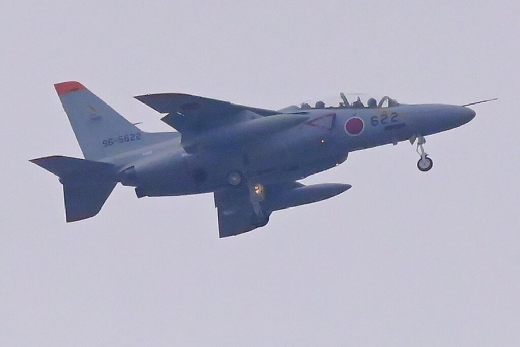 K川上空・自衛隊機（T-4練習機96－5622）