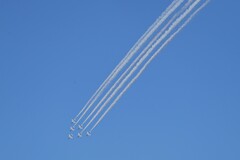 菜園・入間航空祭ブルーインパルスの展示飛行 (ロール後のフィニッシュ)