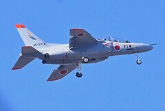 K川上空・自衛隊T-4練習機（46-5714）