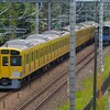 西武線沿線・2000系と20000系のすれ違い