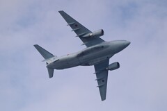 菜園上空・C-2輸送機（機体記号205）