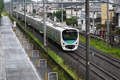 梅雨沿線・雨降りの西武30000系