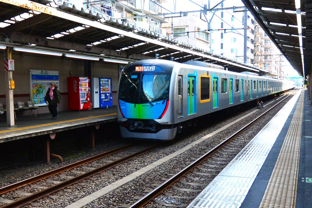 陶芸作品展・行きの駅で新宿方面（40000系）