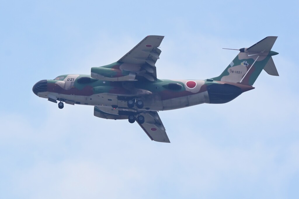 K川・源流域上空、EC-1 電子戦訓練機（カモノハシ）