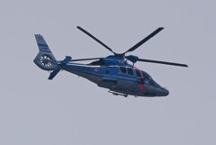 街中上空・警視庁ヘリコプター「おおとり」