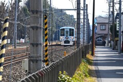 冬枯れの沿線・西武線 52席の至福フロントビュー