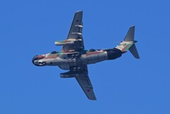 菜園上空・EC-1 電子戦訓練機（カモノハシ）