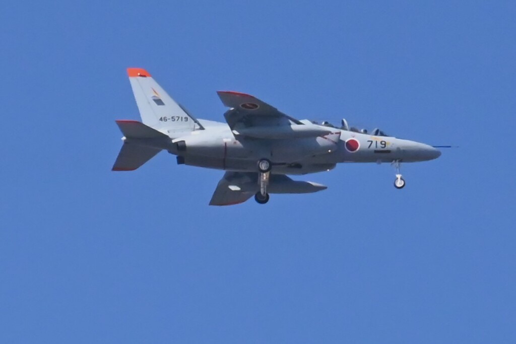 K川上空・T-4練習機（46－5719）