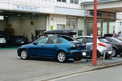 ディーラーで我が愛車と居並ぶ新車群