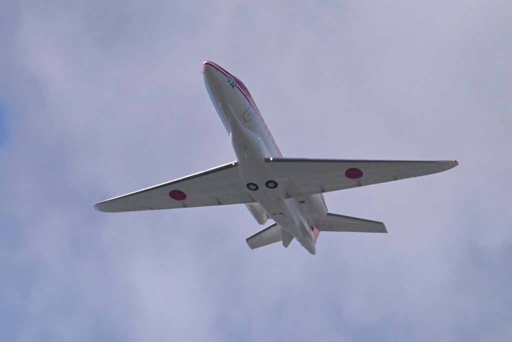 菜園・自衛隊機（U-680A飛行点検機）