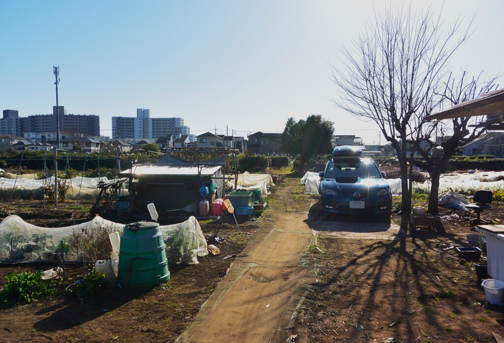 菜園南区画・道具小屋周辺と愛車