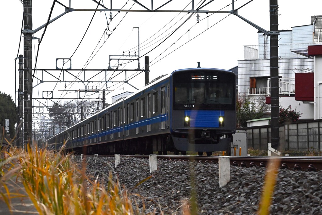 ローアングル沿線・西武20000系