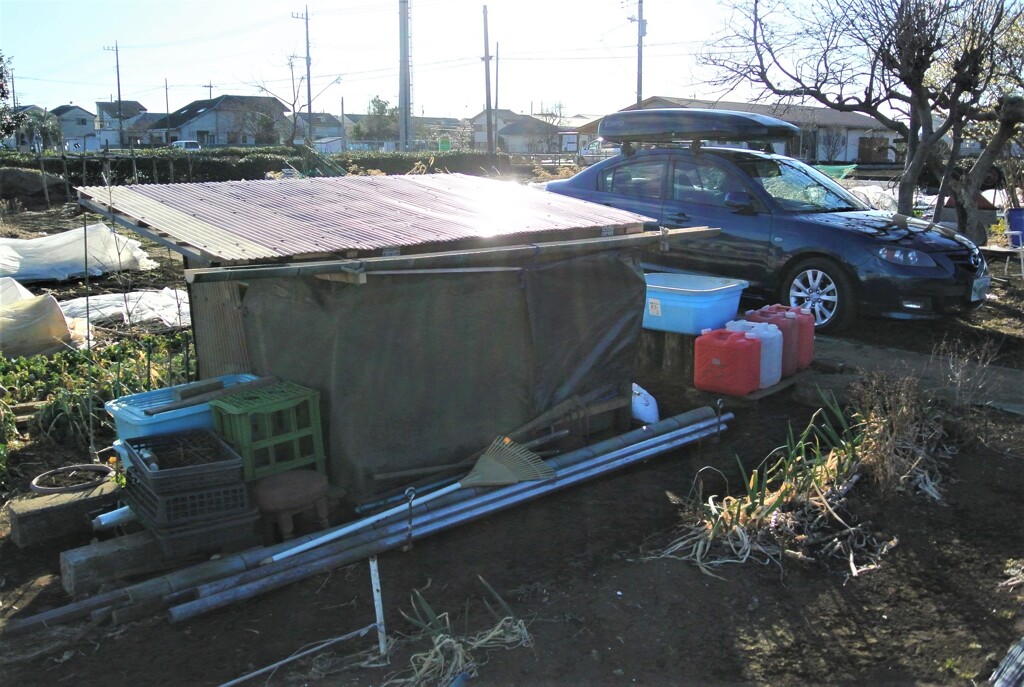 とりあえず道具小屋の完成..