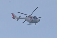 用水路上空・定刻通勤飛行のドクターヘリ