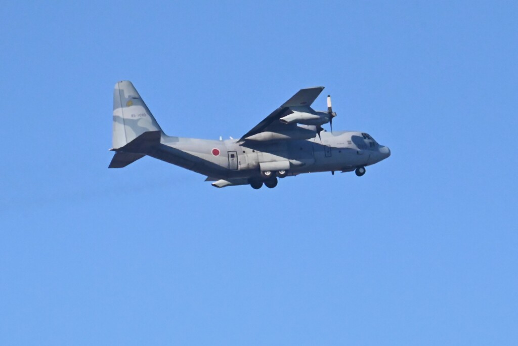 自衛隊機（C-130H）