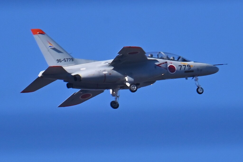K川上空・自衛隊T-4練習機 (96-5779)