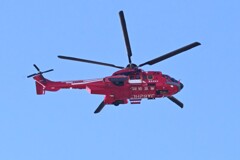 K川上空・東京消防庁ヘリコプター（はくちょう）