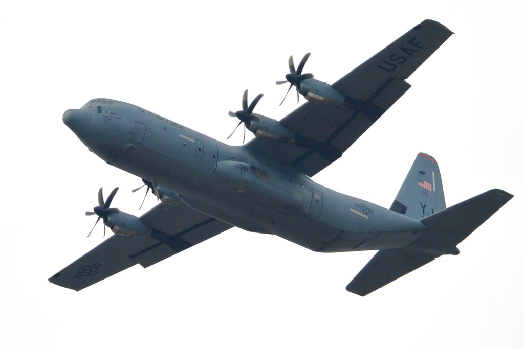 3月1日横田基地配備ー ロッキードマーティンC-130J『スーパーハーキュリー』