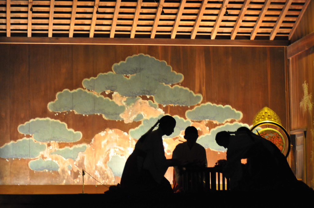 靖國神社　秋の夜長参拝　神楽舞