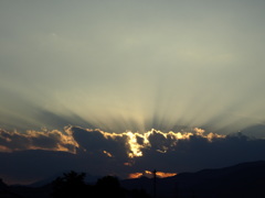 怒った様な今日の夕空