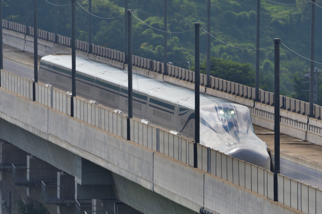 リニア新型車両（LO系改良型試験車）