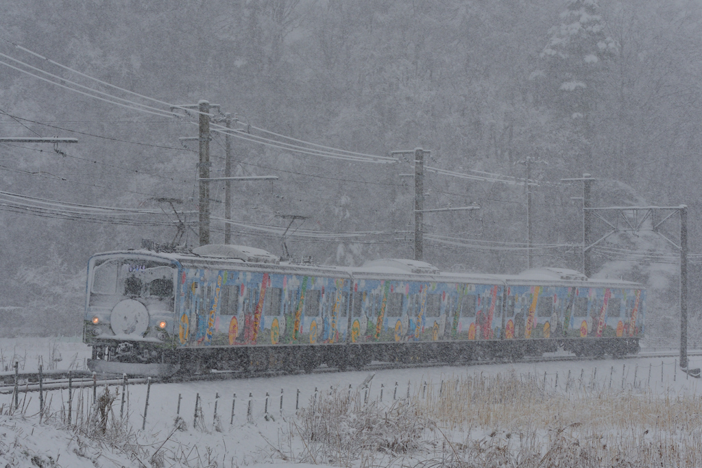 吹雪の中のトーマスランド号