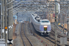 E３５１系
