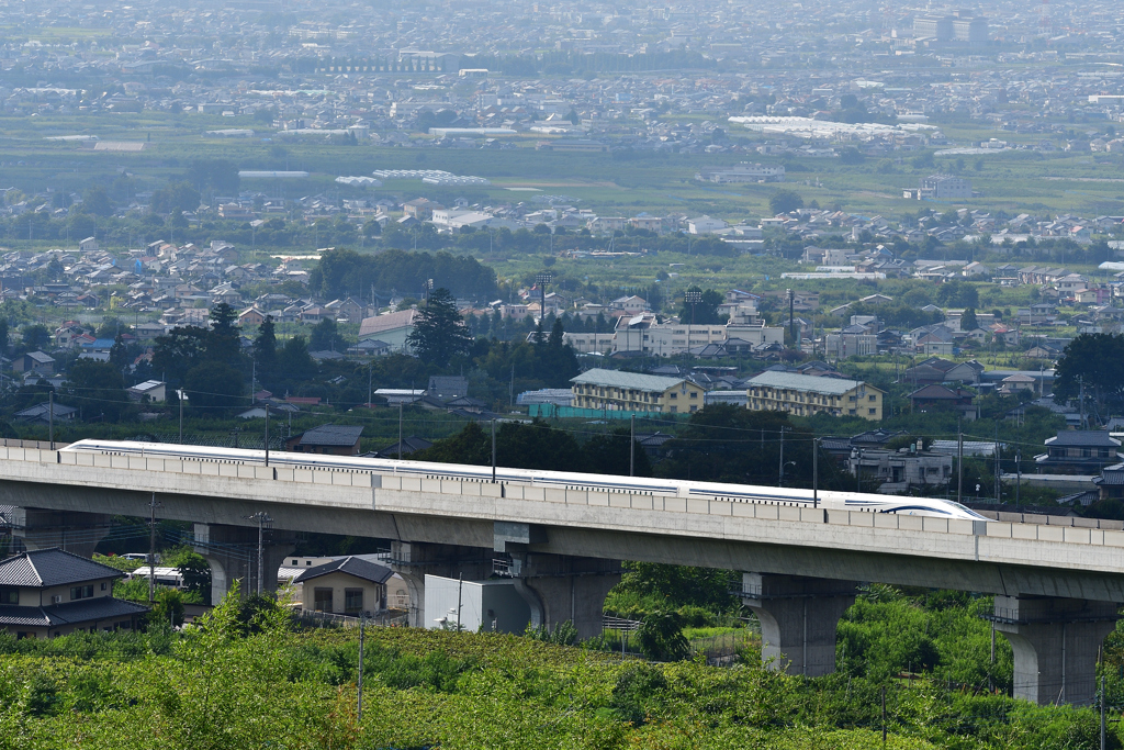 リニア新型車両（LO系改良型試験車）