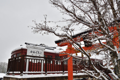 雪の河口湖駅