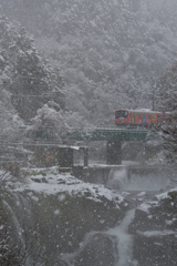 吹雪の田原の滝