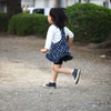 走る子供
