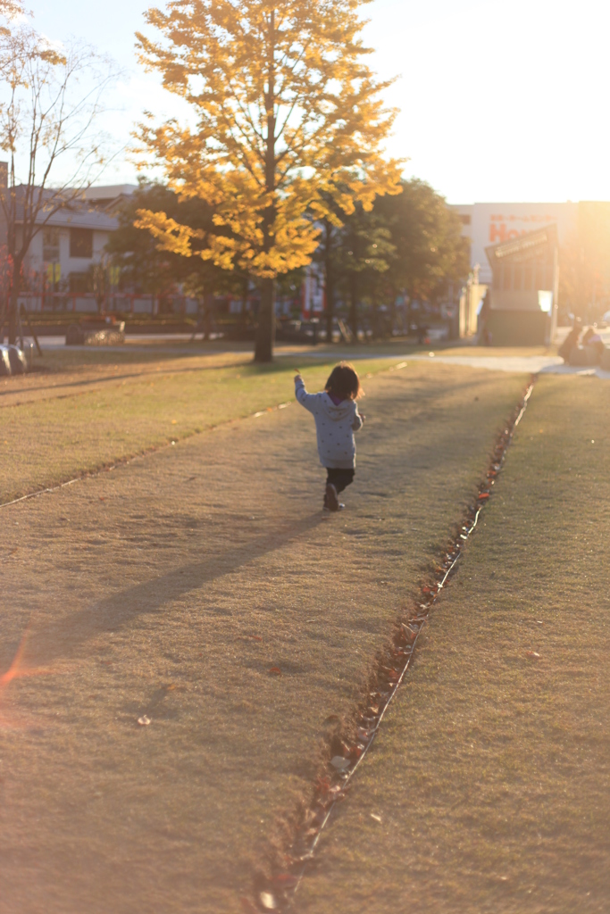 走る子供