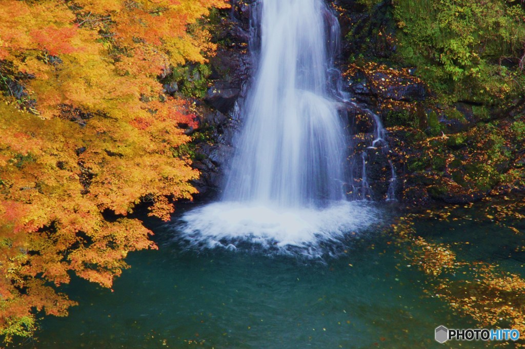 山嶺 の滝