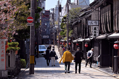 新橋通りにて
